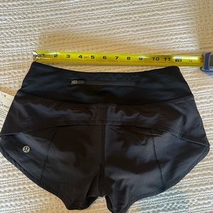 Lululemon Speed Up LR short, 2.5" lined
